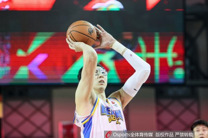 leyu-真该练练罚球了！周琦半场4罚全铁 仅得到3篮板1失误&amp;正负值-10