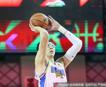 leyu-真该练练罚球了！周琦半场4罚全铁 仅得到3篮板1失误&amp;正负值-10